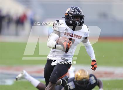 Thumbnail 3 in Shelby vs. Wallace-Rose Hill (NCHSAA 2A State Championship) photogallery.