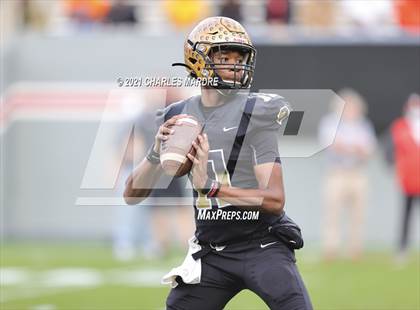 Thumbnail 2 in Shelby vs. Wallace-Rose Hill (NCHSAA 2A State Championship) photogallery.