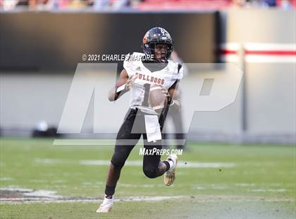 Thumbnail 1 in Shelby vs. Wallace-Rose Hill (NCHSAA 2A State Championship) photogallery.