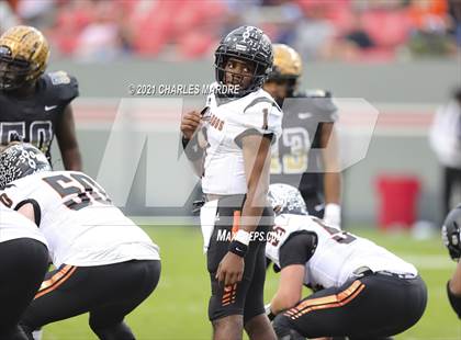 Thumbnail 3 in Shelby vs. Wallace-Rose Hill (NCHSAA 2A State Championship) photogallery.