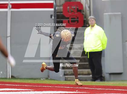 Thumbnail 2 in Shelby vs. Wallace-Rose Hill (NCHSAA 2A State Championship) photogallery.