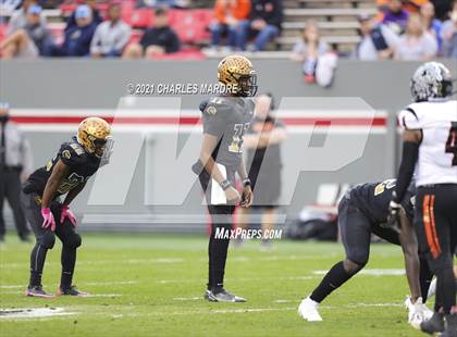 Thumbnail 2 in Shelby vs. Wallace-Rose Hill (NCHSAA 2A State Championship) photogallery.
