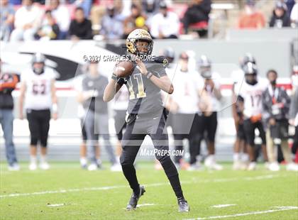 Thumbnail 2 in Shelby vs. Wallace-Rose Hill (NCHSAA 2A State Championship) photogallery.