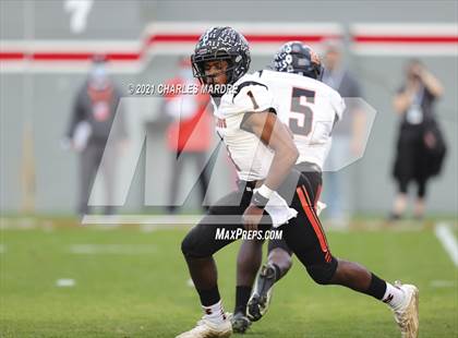 Thumbnail 1 in Shelby vs. Wallace-Rose Hill (NCHSAA 2A State Championship) photogallery.