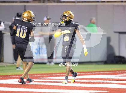 Thumbnail 1 in Shelby vs. Wallace-Rose Hill (NCHSAA 2A State Championship) photogallery.