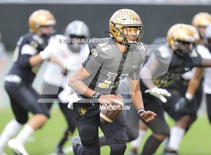 Thumbnail 3 in Shelby vs. Wallace-Rose Hill (NCHSAA 2A State Championship) photogallery.