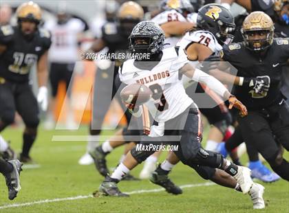 Thumbnail 1 in Shelby vs. Wallace-Rose Hill (NCHSAA 2A State Championship) photogallery.
