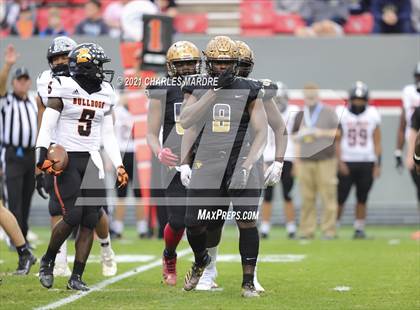 Thumbnail 1 in Shelby vs. Wallace-Rose Hill (NCHSAA 2A State Championship) photogallery.