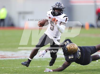 Thumbnail 3 in Shelby vs. Wallace-Rose Hill (NCHSAA 2A State Championship) photogallery.