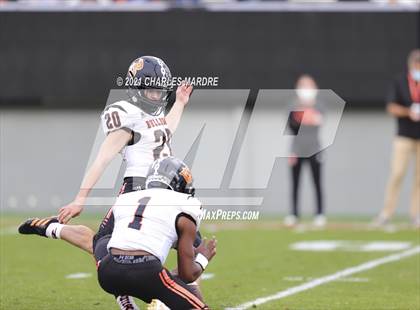 Thumbnail 1 in Shelby vs. Wallace-Rose Hill (NCHSAA 2A State Championship) photogallery.