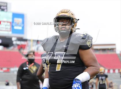 Thumbnail 2 in Shelby vs. Wallace-Rose Hill (NCHSAA 2A State Championship) photogallery.