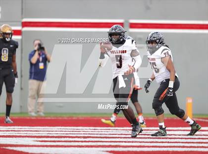 Thumbnail 1 in Shelby vs. Wallace-Rose Hill (NCHSAA 2A State Championship) photogallery.
