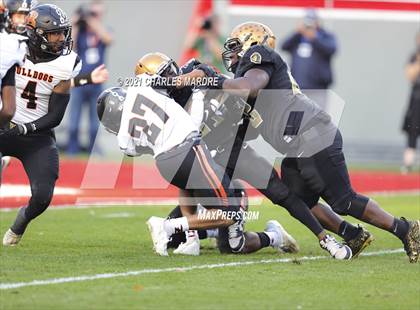 Thumbnail 2 in Shelby vs. Wallace-Rose Hill (NCHSAA 2A State Championship) photogallery.