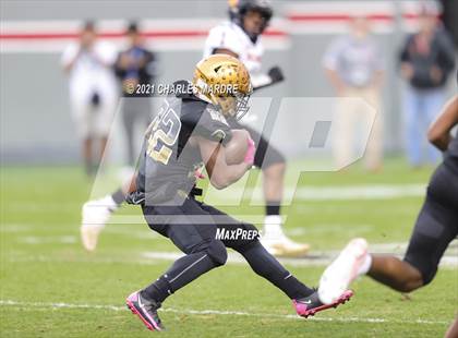 Thumbnail 2 in Shelby vs. Wallace-Rose Hill (NCHSAA 2A State Championship) photogallery.