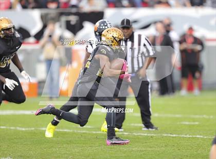 Thumbnail 3 in Shelby vs. Wallace-Rose Hill (NCHSAA 2A State Championship) photogallery.