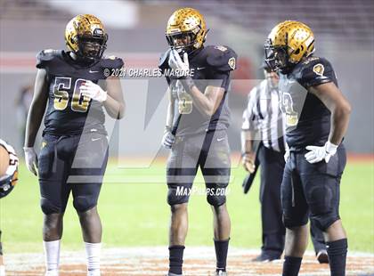 Thumbnail 3 in Shelby vs. Wallace-Rose Hill (NCHSAA 2A State Championship) photogallery.