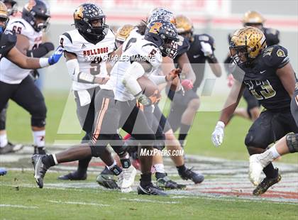 Thumbnail 1 in Shelby vs. Wallace-Rose Hill (NCHSAA 2A State Championship) photogallery.