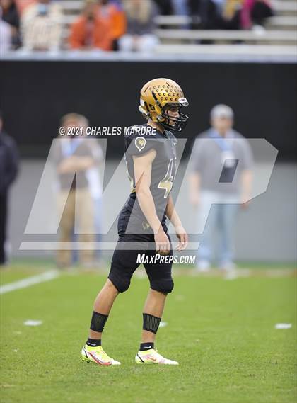 Thumbnail 2 in Shelby vs. Wallace-Rose Hill (NCHSAA 2A State Championship) photogallery.