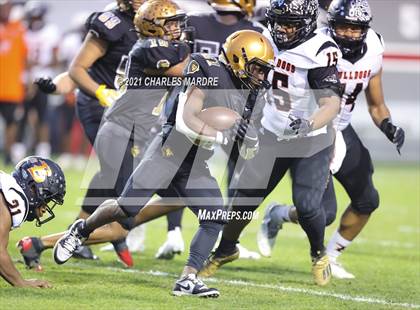 Thumbnail 3 in Shelby vs. Wallace-Rose Hill (NCHSAA 2A State Championship) photogallery.