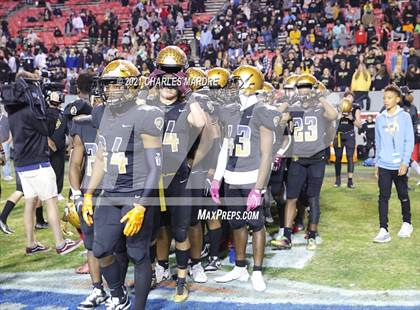 Thumbnail 1 in Shelby vs. Wallace-Rose Hill (NCHSAA 2A State Championship) photogallery.