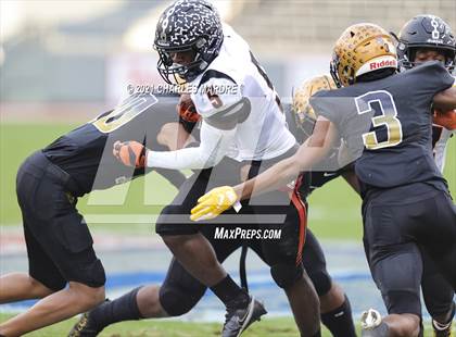 Thumbnail 3 in Shelby vs. Wallace-Rose Hill (NCHSAA 2A State Championship) photogallery.