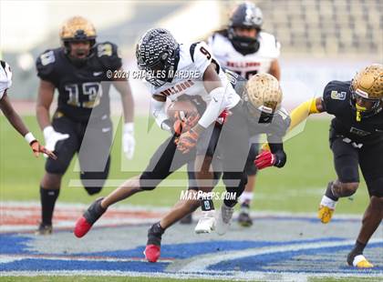Thumbnail 2 in Shelby vs. Wallace-Rose Hill (NCHSAA 2A State Championship) photogallery.