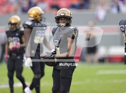 Thumbnail 2 in Shelby vs. Wallace-Rose Hill (NCHSAA 2A State Championship) photogallery.