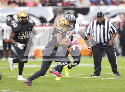 Thumbnail 2 in Shelby vs. Wallace-Rose Hill (NCHSAA 2A State Championship) photogallery.