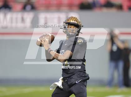 Thumbnail 1 in Shelby vs. Wallace-Rose Hill (NCHSAA 2A State Championship) photogallery.