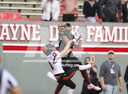 Thumbnail 2 in Shelby vs. Wallace-Rose Hill (NCHSAA 2A State Championship) photogallery.