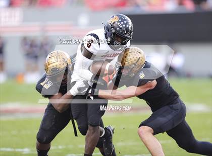 Thumbnail 2 in Shelby vs. Wallace-Rose Hill (NCHSAA 2A State Championship) photogallery.