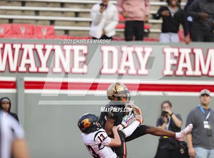 Thumbnail 1 in Shelby vs. Wallace-Rose Hill (NCHSAA 2A State Championship) photogallery.