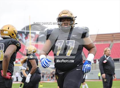 Thumbnail 3 in Shelby vs. Wallace-Rose Hill (NCHSAA 2A State Championship) photogallery.