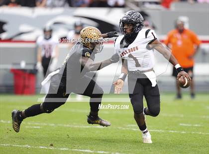 Thumbnail 2 in Shelby vs. Wallace-Rose Hill (NCHSAA 2A State Championship) photogallery.