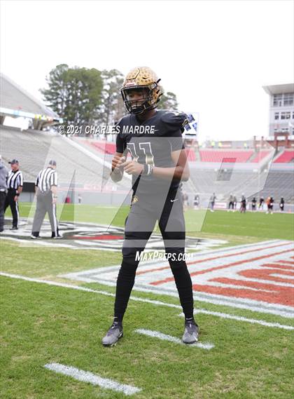 Thumbnail 3 in Shelby vs. Wallace-Rose Hill (NCHSAA 2A State Championship) photogallery.