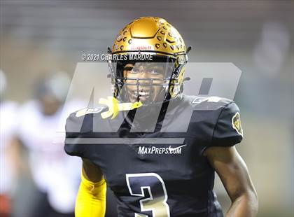 Thumbnail 3 in Shelby vs. Wallace-Rose Hill (NCHSAA 2A State Championship) photogallery.