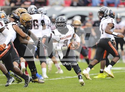 Thumbnail 3 in Shelby vs. Wallace-Rose Hill (NCHSAA 2A State Championship) photogallery.
