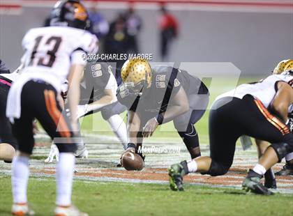 Thumbnail 3 in Shelby vs. Wallace-Rose Hill (NCHSAA 2A State Championship) photogallery.