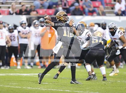Thumbnail 1 in Shelby vs. Wallace-Rose Hill (NCHSAA 2A State Championship) photogallery.