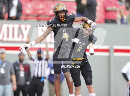 Thumbnail 2 in Shelby vs. Wallace-Rose Hill (NCHSAA 2A State Championship) photogallery.