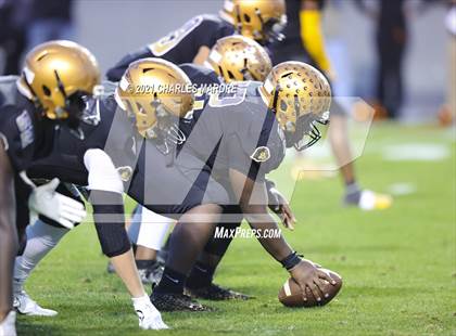 Thumbnail 2 in Shelby vs. Wallace-Rose Hill (NCHSAA 2A State Championship) photogallery.