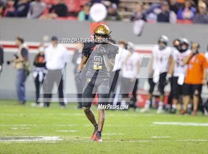 Thumbnail 3 in Shelby vs. Wallace-Rose Hill (NCHSAA 2A State Championship) photogallery.