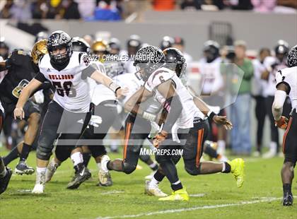 Thumbnail 3 in Shelby vs. Wallace-Rose Hill (NCHSAA 2A State Championship) photogallery.