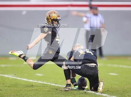 Thumbnail 1 in Shelby vs. Wallace-Rose Hill (NCHSAA 2A State Championship) photogallery.
