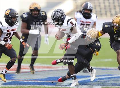 Thumbnail 1 in Shelby vs. Wallace-Rose Hill (NCHSAA 2A State Championship) photogallery.