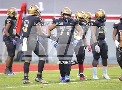 Thumbnail 3 in Shelby vs. Wallace-Rose Hill (NCHSAA 2A State Championship) photogallery.