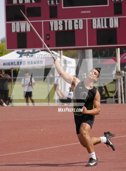 Thumbnail 3 in AIA Finals photogallery.