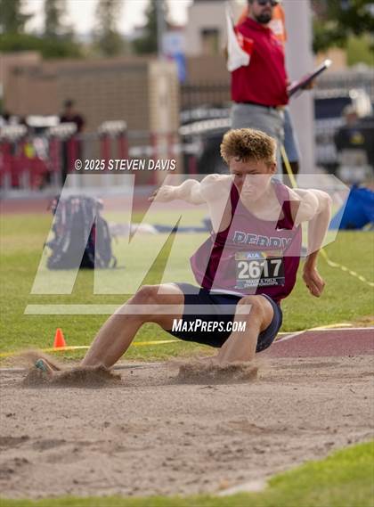 Thumbnail 2 in AIA Finals photogallery.
