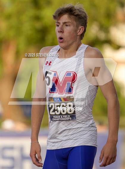 Thumbnail 2 in AIA Finals photogallery.