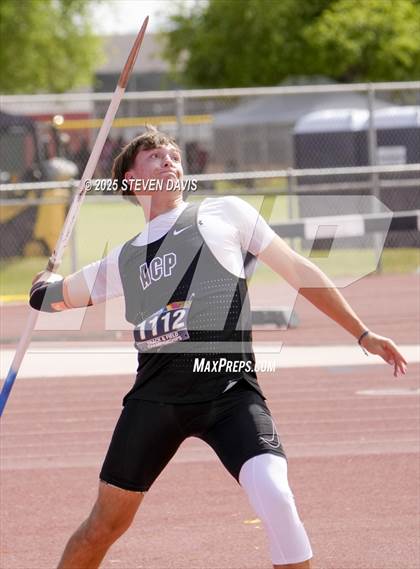 Thumbnail 2 in AIA Finals photogallery.
